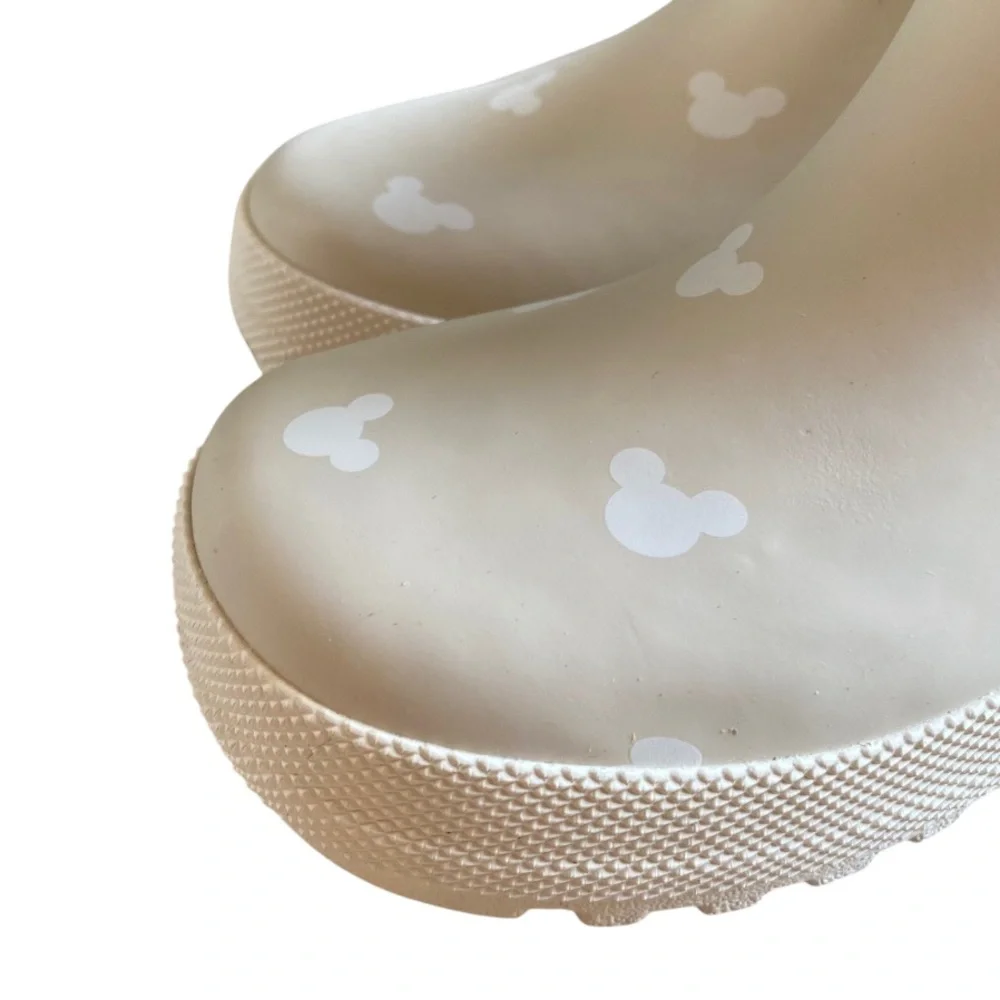 Brand New! Cream/ Neutral/White Mickey Mouse Pattern Rain Boots Size 1